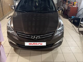 2015 Hyundai Solaris I Рестайлинг, коричневый, 900000 рублей, вид 1
