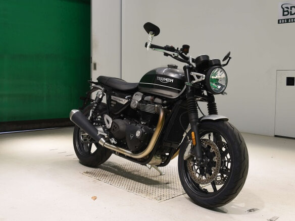 2020 Triumph Speed Twin, серый, 900000 рублей - вид 2