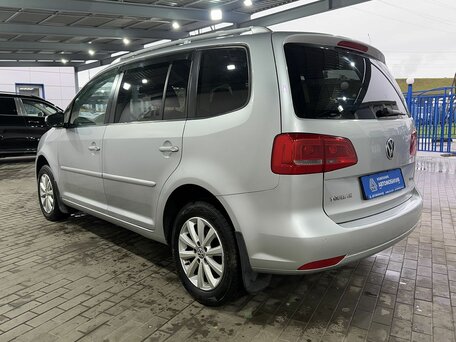 2010 Volkswagen Touran I Рестайлинг 2, серебристый, 989000 рублей, вид 3