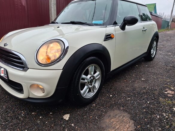 2012 Mini Hatch One II (R56) Рестайлинг, белый, 885000 рублей - вид 1