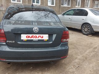 2018 Volkswagen Polo V Рестайлинг, серый, 1500000 рублей, вид 2
