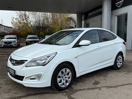 2015 Hyundai Solaris I Рестайлинг, белый, 1085000 рублей, вид 2