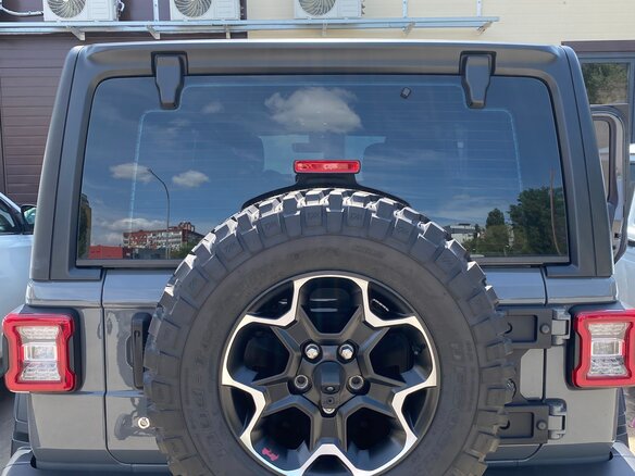 2020 Jeep Wrangler IV (JL), серый, 4700000 рублей - вид 6