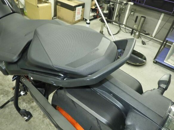 2022 KTM 890 Duke R, чёрный, 800000 рублей - вид 8