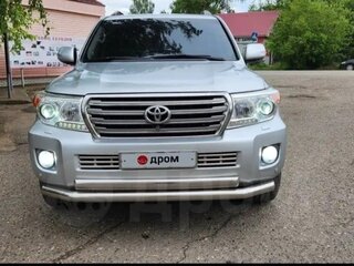 2012 Toyota Land Cruiser 200 Series Рестайлинг 1, серебристый, 3500000 рублей, вид 3