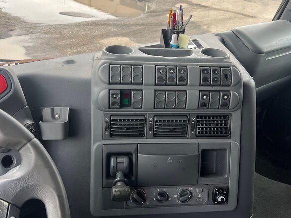 2006 Iveco Stralis, белый, 1990000 рублей - вид 8