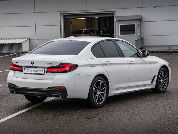 2020 BMW 5 серии 520d xDrive VII (G30/G31/G38) Рестайлинг, белый, 4570000 рублей - вид 5