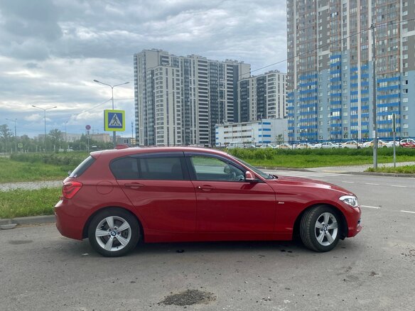 2017 BMW 1 серии 118i II (F20/F21) Рестайлинг, красный, 1550000 рублей - вид 6