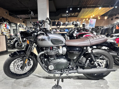 2024 Triumph Bonneville T120, серый, 1790000 рублей, вид 1
