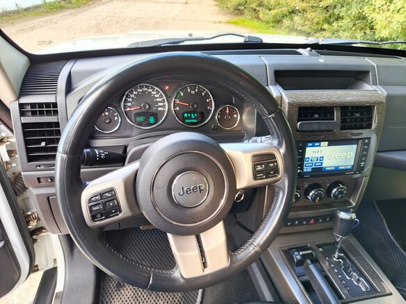 2012 Jeep Cherokee IV (KK), белый, 1500000 рублей - вид 14
