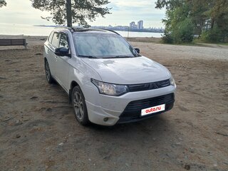 2014 Mitsubishi Outlander III, белый, 1350000 рублей, вид 5