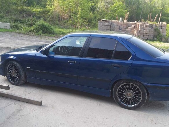 1997 BMW 3 серии 320i III (E36), синий, 500000 рублей - вид 9
