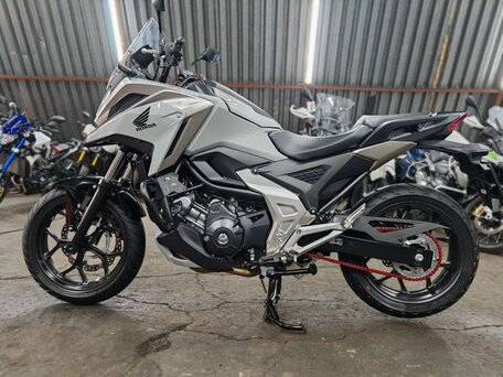 2021 Honda NC 750X, зелёный, 1095000 рублей, вид 4