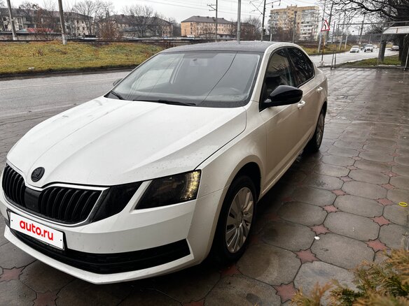 2019 Skoda Octavia III (A7) Рестайлинг, белый, 1350000 рублей