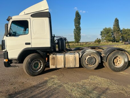 2001 Volvo FM, белый, 1100000 рублей, вид 2