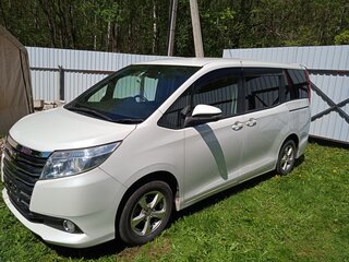 2016 Toyota Noah III (R80), белый, 2199000 рублей, вид 1