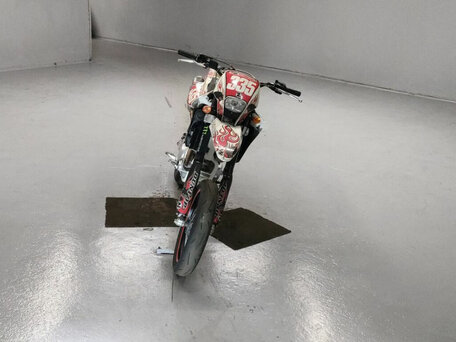 2012 Husqvarna SM 125, белый, 270000 рублей, вид 2