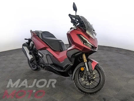 2023 Honda ADV350, красный, 855000 рублей, вид 2