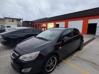 2011 Opel Astra J, чёрный, 630000 рублей, вид 2