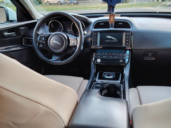 2017 Jaguar XE I, белый, 1200000 рублей - вид 7