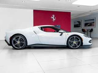 2022 Ferrari 296 GTB, белый, 37493042 рублей, вид 3