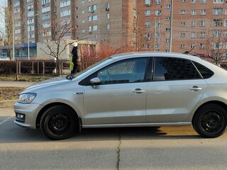 2019 Volkswagen Polo V Рестайлинг, серебристый, 1350000 рублей, вид 3