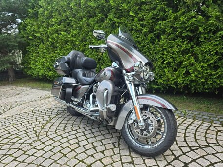 2015 Harley-Davidson Electra Glide, серый, 2000000 рублей, вид 1