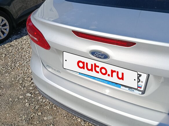 2018 Ford Focus III Рестайлинг, серебристый, 1600000 рублей - вид 5