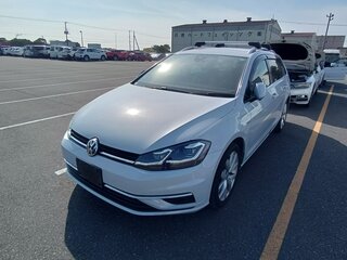 2017 Volkswagen Golf VII Рестайлинг, белый, 1550000 рублей, вид 1