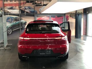 2019 Porsche Macan I Рестайлинг, красный, 7200000 рублей, вид 3