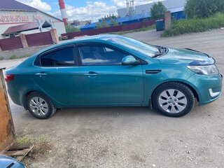 2014 Kia Rio 6-speed III, зелёный, 910000 рублей, вид 2