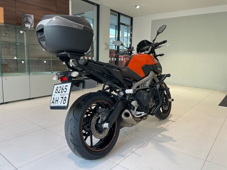 2014 Yamaha MT-09 (FZ-09), оранжевый, 700000 рублей, вид 4