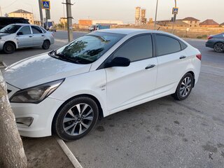 2015 Hyundai Solaris I Рестайлинг, белый, 1050000 рублей, вид 4