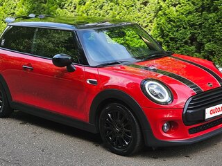 2021 Mini Hatch Cooper III (F55/F56) Рестайлинг, красный, 2350000 рублей, вид 4