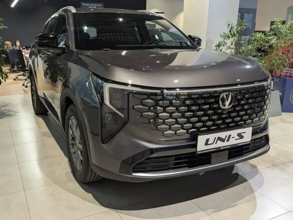 2026 Changan UNI-S I Рестайлинг, серый, 3079900 рублей - вид 4