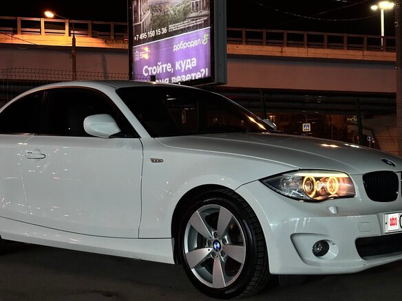 2011 BMW 1 серии 120i I (E82/E88) Рестайлинг 2, белый, 1420000 рублей - вид 9