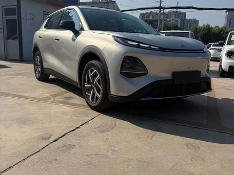 2026 Changan Qiyuan Q05 40.3 kWh II, серебристый, 1800000 рублей, вид 3