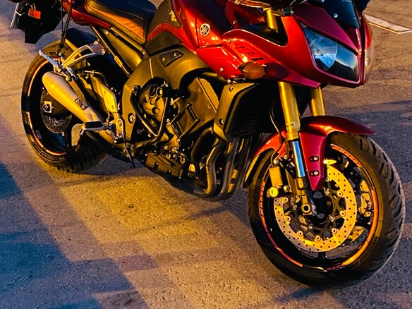 2006 Yamaha FZ1, красный, 650000 рублей