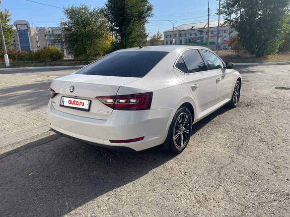 2019 Skoda Superb III, белый, 1850000 рублей - вид 3