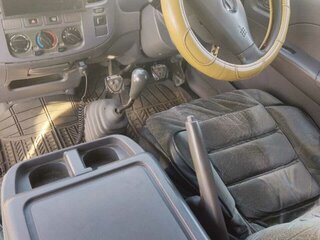 2001 Nissan Caravan IV (E25), белый, 430000 рублей, вид 2
