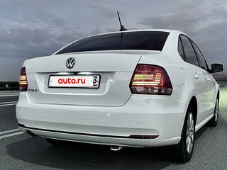 2018 Volkswagen Polo V Рестайлинг, белый, 1299999 рублей, вид 3
