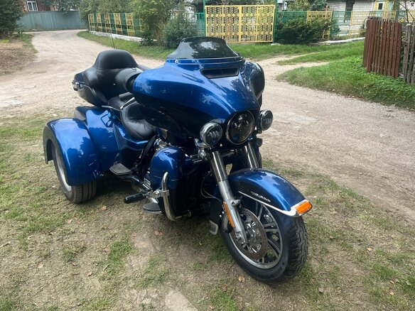 2018 Harley-Davidson Tri Glide, синий, 2000000 рублей - вид 3
