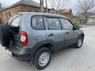 2012 Chevrolet Niva I Рестайлинг, серый, 720000 рублей, вид 3