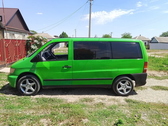 1998 Mercedes-Benz Vito 108 CDI I (W638), зелёный, 750000 рублей - вид 3