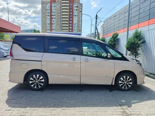 2017 Nissan Serena V (C27), бежевый, 1690000 рублей, вид 4