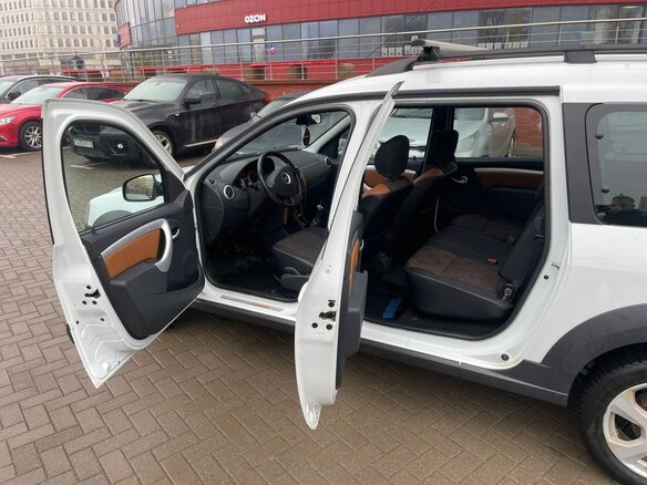 2020 Lada (ВАЗ) Largus Cross I, белый, 980000 рублей