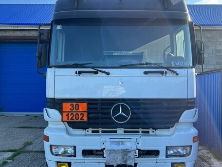1998 Mercedes-Benz Actros, белый, 4600000 рублей, вид 1