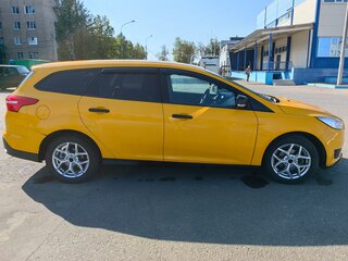 2016 Ford Focus III Рестайлинг, жёлтый, 770000 рублей, вид 4