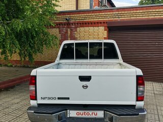2014 Nissan NP300, белый, 2500000 рублей, вид 3