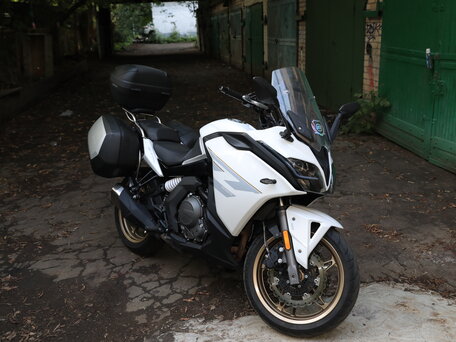 2023 CFMoto 650GT, белый, 750000 рублей, вид 1
